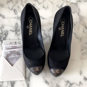 Chanel 2 tone Cap-toe Pumps size 7 1/2, CC logo